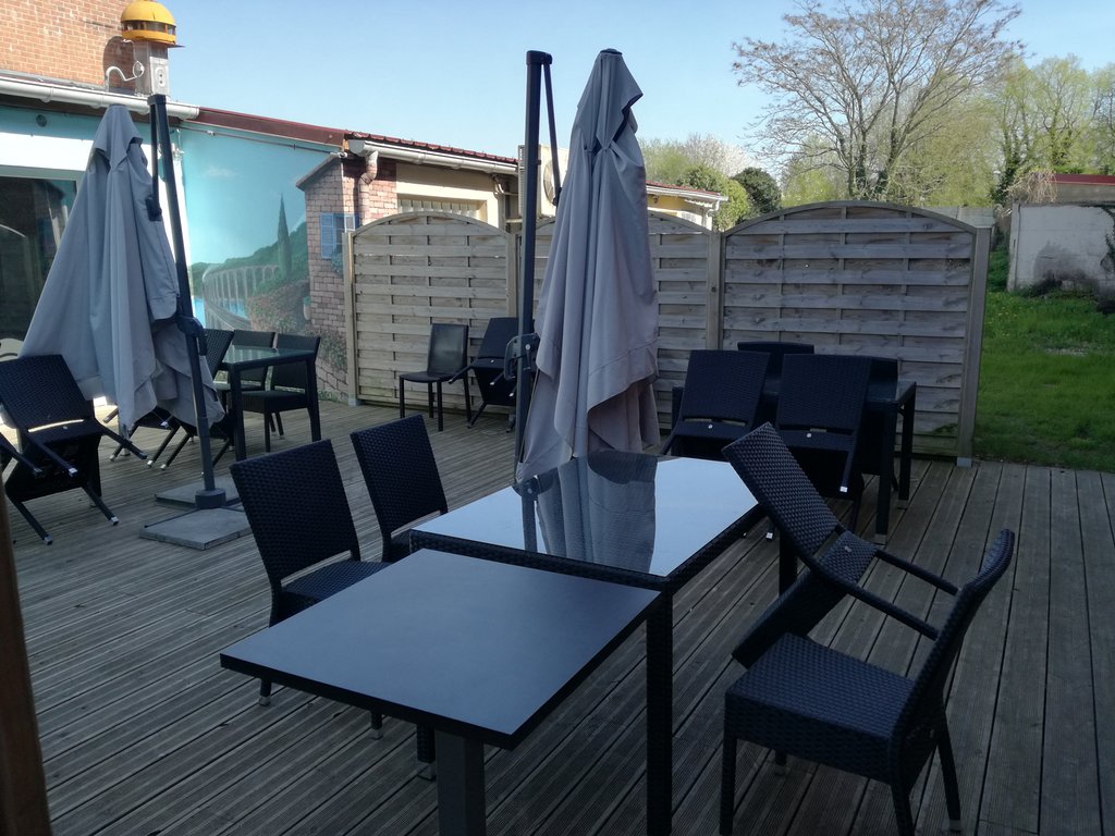 une terrasse chaleureuse