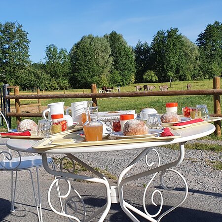 petit dejeuner en terrasse