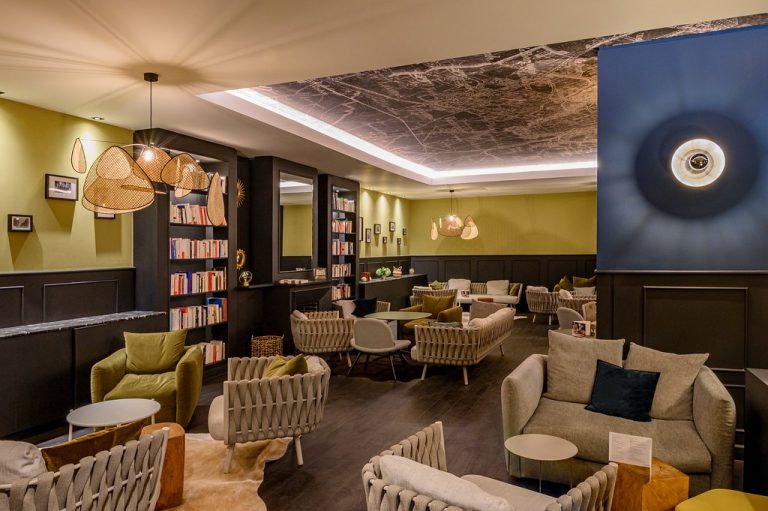bar lounge 768x511
