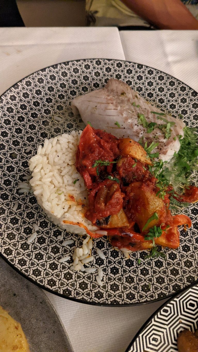 fish with white rice 768x1365