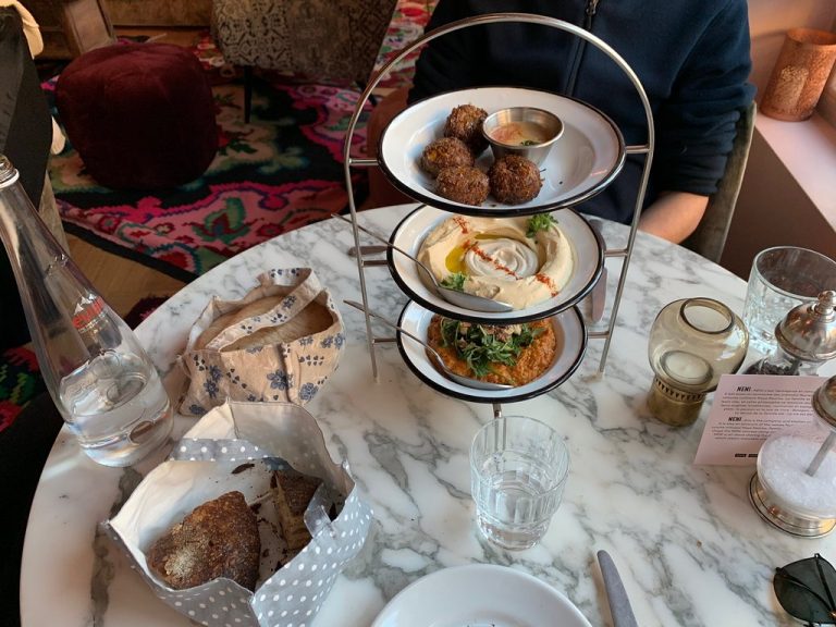 great late lunch on a 768x576