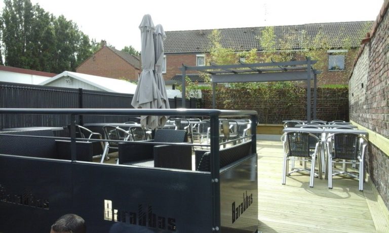 la terrasse avec pergola 768x461