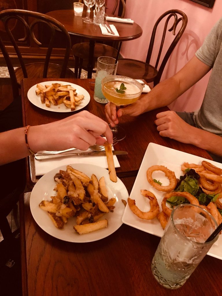 les frites et onion rings 768x1024