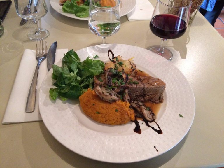 agneau de vendee et puree 768x576