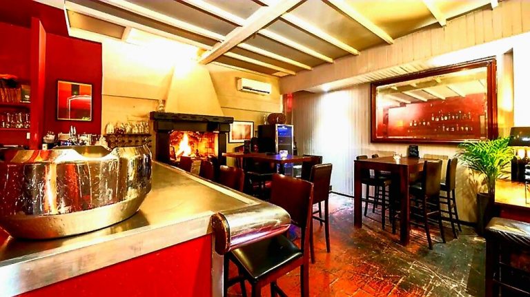 bar cheminee 768x431