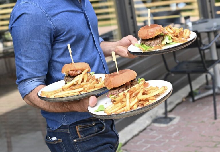burger entre potes en 768x531