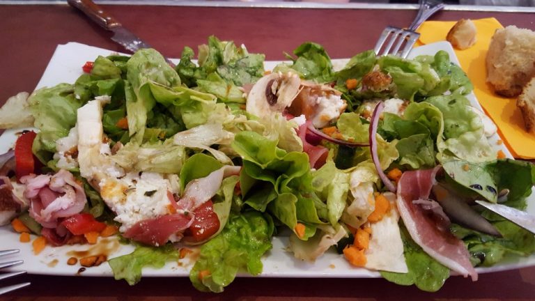 ensalada con queso de 768x432