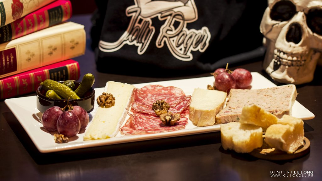 jolly roger planche apero