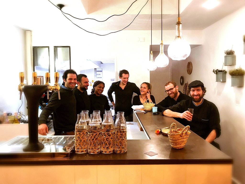 l equipe au complet la