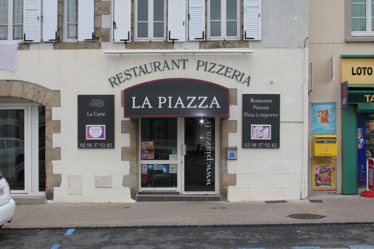 la piazza 1 768x512