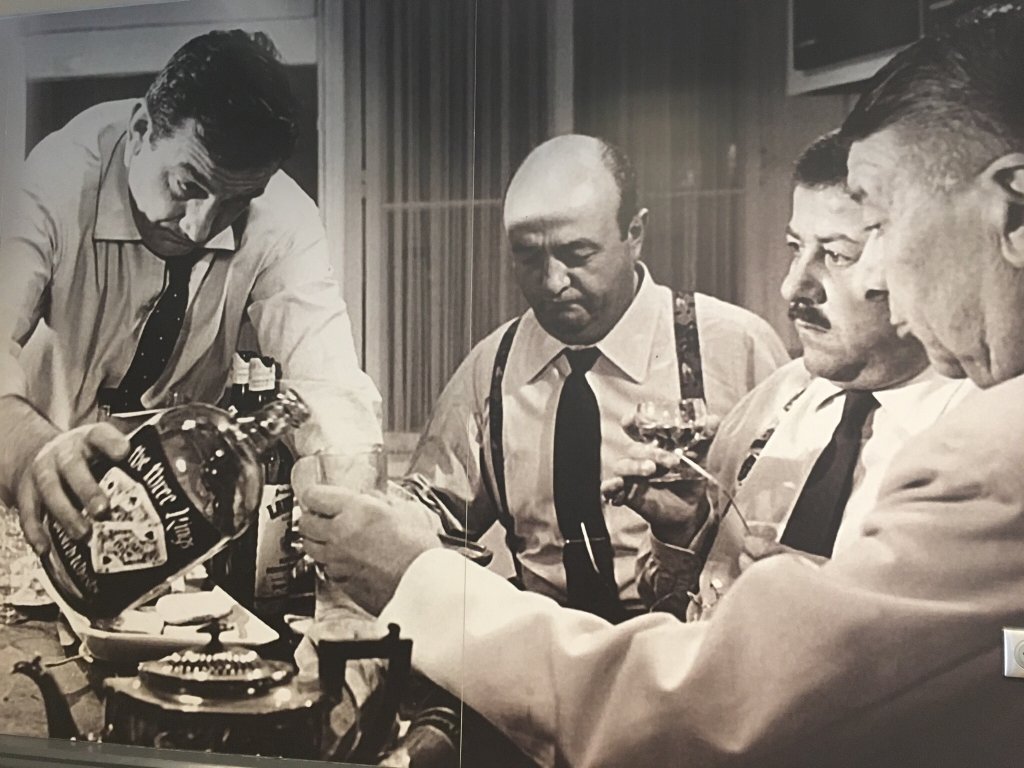 la taverne sarl her pere