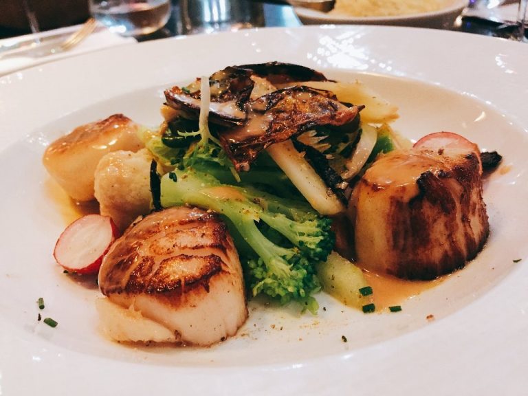 pan cooked scallop 768x576