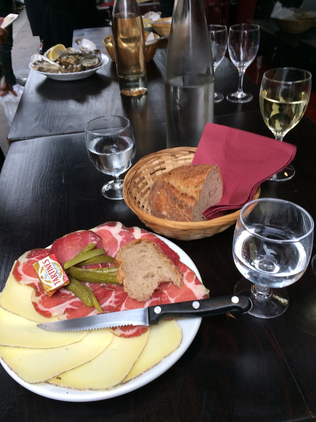 piatto di salumi e formaggi