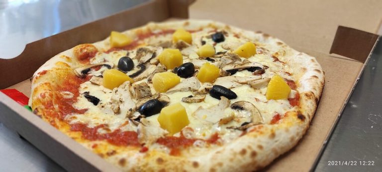pizza hawaienne poulet 768x346