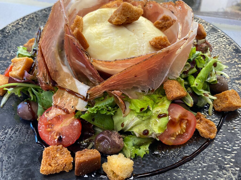 salade caprino et speck