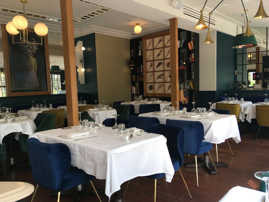 salle de restaurant comus