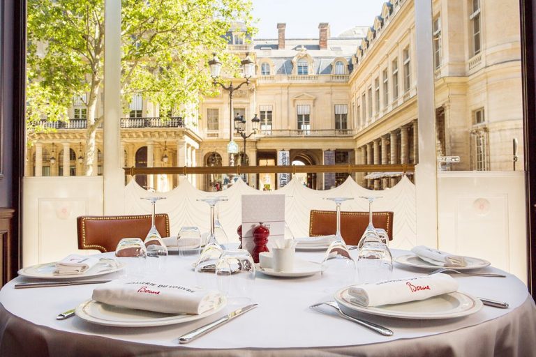 table ronde brasserie 768x512