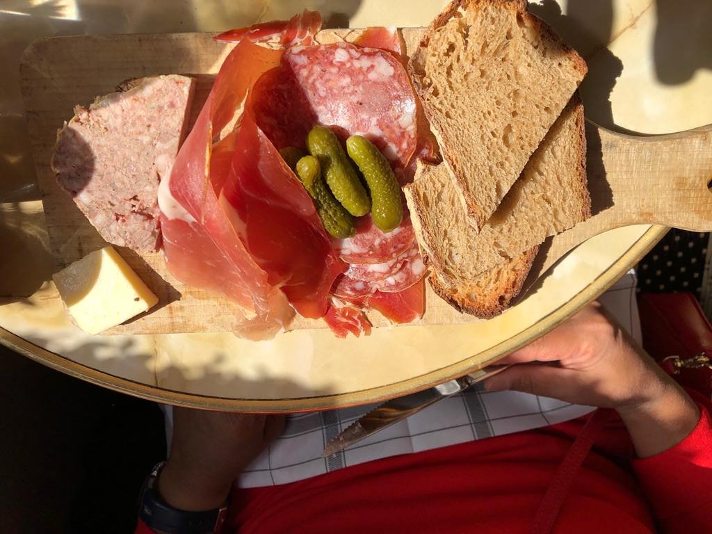 tagliere con la terrina