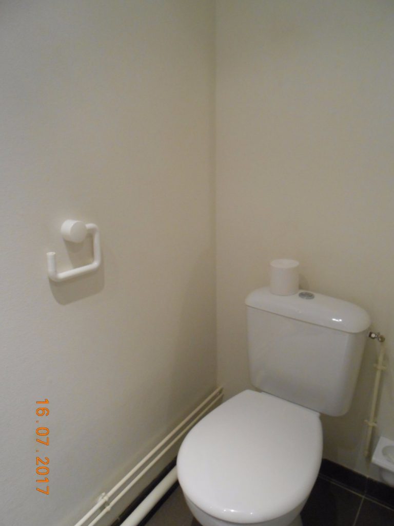 toilettes 768x1024