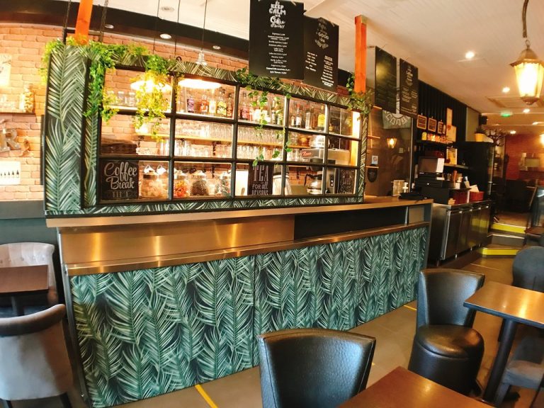 un bar 768x576