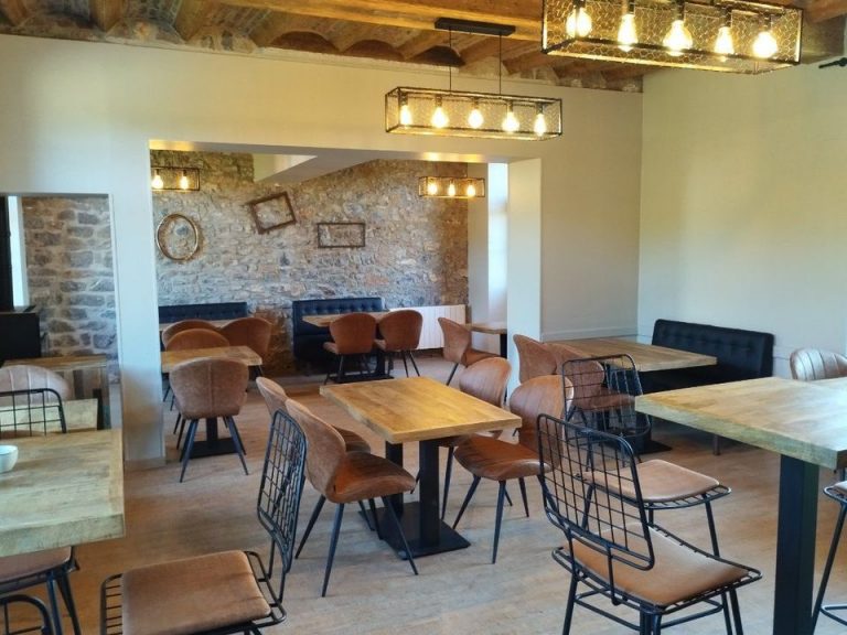 interieur bar et estaminet le stan 768x576